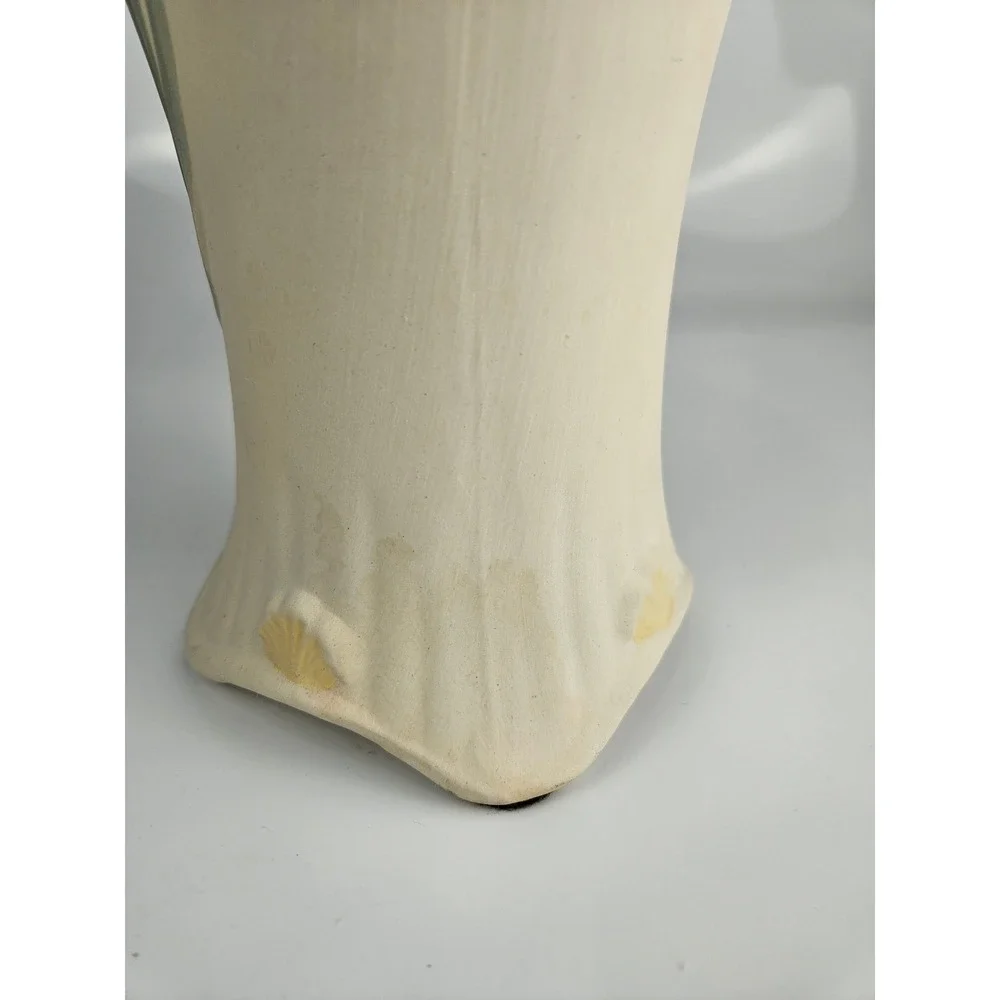 Vtg Harris Potteries Ceramic Vase Embossed Iris Flowers‎ Cream Floral Home Decor